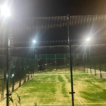 Grupos Grandes Fiestas Pista De Padel (adults Only)